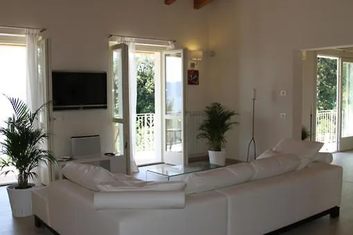 טוסקולנו מדרנו Villa Degli Ulivi טוסקולנו מדרנו
