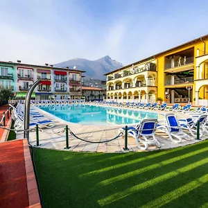 Appartamento Giardino Dei Colori 107 - Pool&fitness, Toscolano-Maderno